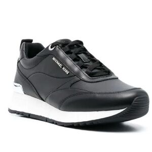 New💥🔥 Michael Michael Kors
Allie Strider leather sneakers. Size 8,5